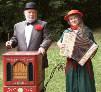 Drehorgel und Tanzbär Leierleit